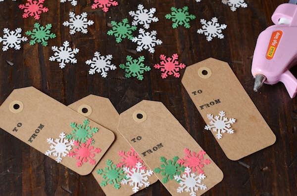 DIY Snowflake Labels from www.thenovicechefblog.com
