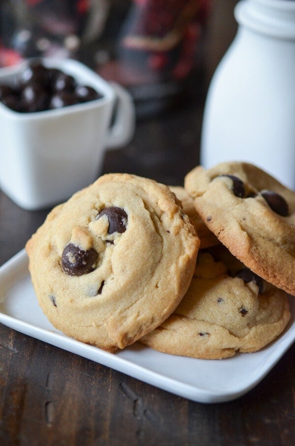 Almond & Dark Chocolate Pomegranate Cookies from www.thenovicechefblog.com