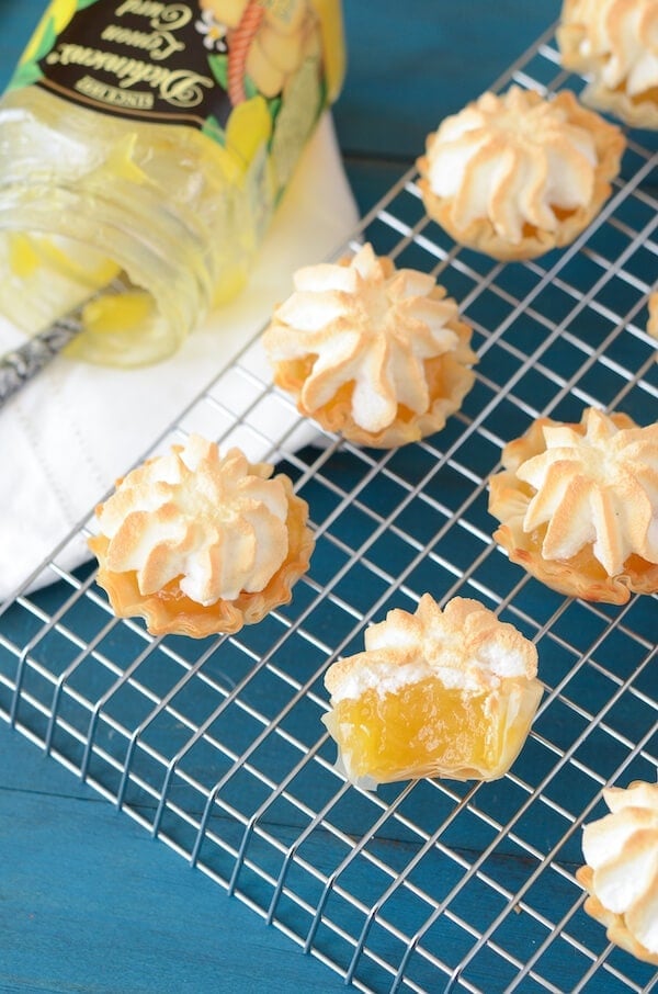 Mini Lemon Meringue Pies in 10 minutes from www.thneovicechefblog.com