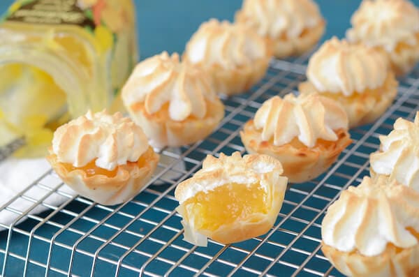 Mini Lemon Meringue Pies in 10 minutes from www.thneovicechefblog.com