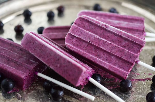 https://www.thenovicechefblog.com/wp-content/uploads/2014/09/Blueberry-Ginger-Popsicles-2-sm.jpg
